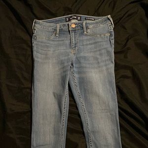 Hollister low-rise jean leggings in great condition